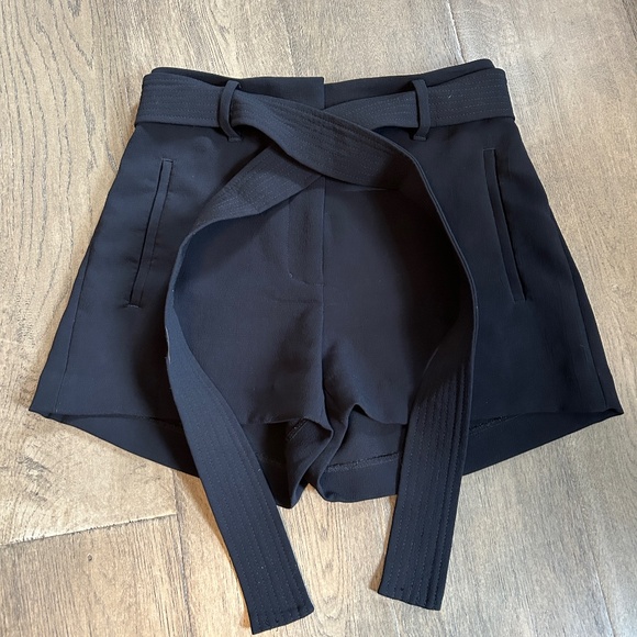 Aritzia Wilfred Tie Dress Shorts - Picture 2 of 3